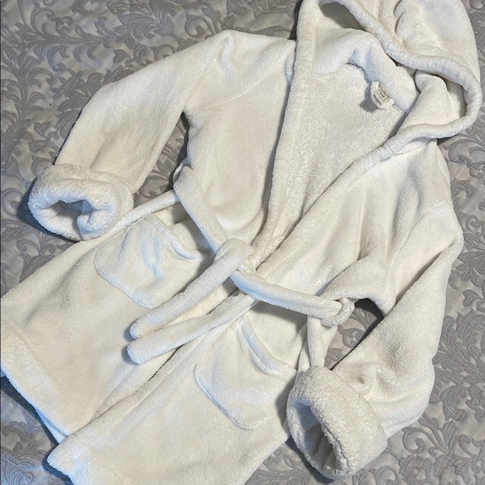 GAP Cozy White Hooded Bathrobe